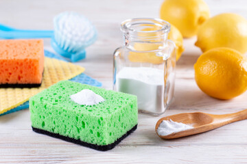 Obraz na płótnie Canvas Eco-friendly natural cleaners. Vinegar, baking soda, salt, lemon and cloth.