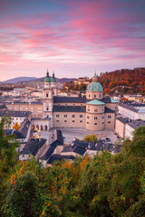 Obraz premium Salzburg, Austria. Cityscape image of the Salzburg, Austria with Salzburg Cathedral during autumn sunset.