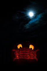 Halloween Kürbis mit Maske Vollmond