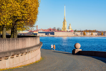Obraz premium Peter and Paul Cathedral and Vasilyevsky island spit in autumn, Saint Petersburg, Russia