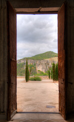 Vue du paysage depuis l'intérieur de la cathédrale de Cuenca, Espagne