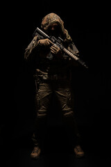 Fototapeta na wymiar Soldier in tactical movement