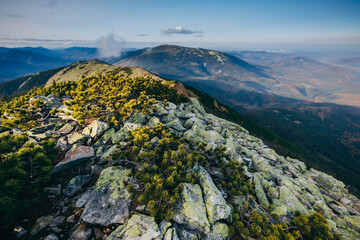 Fototapeta na wymiar A view of a rocky mountain