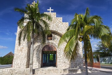 Fototapeta premium Capilla Santa Cruz Catholic Church Building Exterior on Waterfront near San Miguel Downtown on Cozumel Island, Mexico