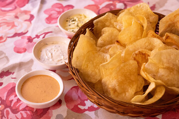 Papas fritas con aderezos