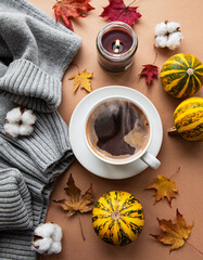 Obraz na płótnie Canvas Beautiful and romantic autumn composition with cup of coffee