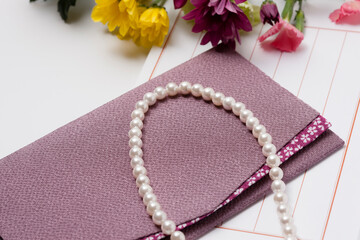 真珠のネックレスと袱紗