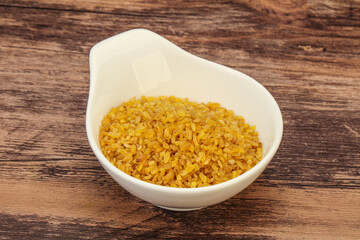 Vegetarian cuisine - dry bulgur for cooking