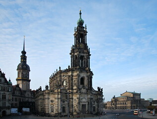 Fototapeta na wymiar Residenz Kirche in der Altstadt von Dresden, Sachsen