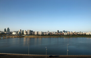 Naklejka premium Seoul, South Korea skyline on a hazy day.
