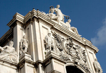 Fototapeta na wymiar Top detail of the arco de Augusta in Lisbon - Portugal