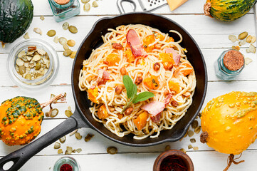 Pasta with pumpkin and bacon