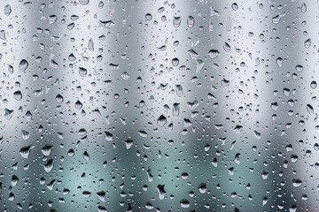 Janela molhada de chuva