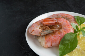 boiled shrimp with lemon