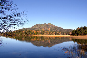 秋の尾瀬沼と燧ヶ岳