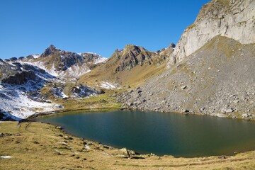 Fototapeta na wymiar Lake in French Pyrenees