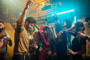 Obraz premium Dance! The night is still young