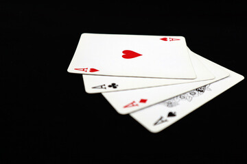 승리를 부르는 에이스 포카드