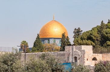 Obraz premium View of Al Aqsa Mosque on the Temple Mount in the old city of Jerusalem, Israel