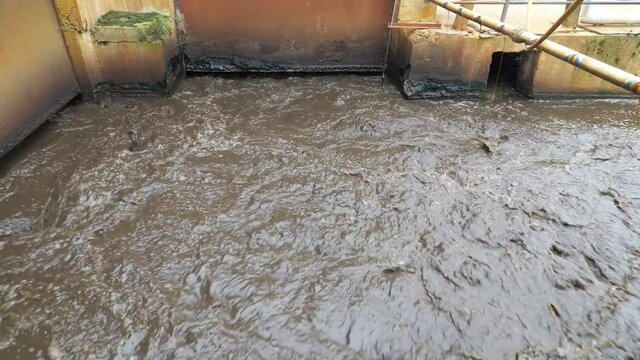 Swirl of municipal sludge in the tank to complete the digestion. The sludge is mixed and residual methane escapes.