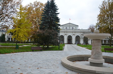 Busko Zdrój , puste ulice ,covid 19 Busko Zdrój , jesień 2020 Busko Zdrój , Busko Zdrój bez ludzi , bez ludności ulice , Busko Zdrój bez kuracjuszy , puste Park Zdrojowy w Busku Zdroju , Park w Busku © Szymon