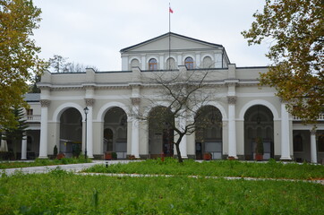 Busko Zdrój , puste ulice ,covid 19 Busko Zdrój , jesień 2020 Busko Zdrój , Busko Zdrój bez ludzi , bez ludności ulice , Busko Zdrój bez kuracjuszy , puste Park Zdrojowy w Busku Zdroju , Park w Busku © Szymon
