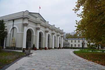 Busko Zdrój , puste ulice ,covid 19 Busko Zdrój , jesień 2020 Busko Zdrój , Busko Zdrój bez ludzi , bez ludności ulice , Busko Zdrój bez kuracjuszy , puste Park Zdrojowy w Busku Zdroju , Park w Busku © Szymon