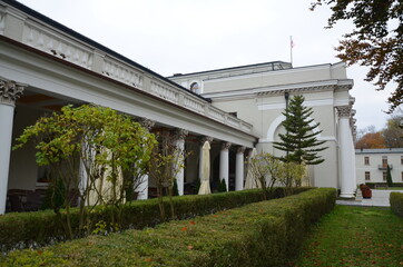 Busko Zdrój , puste ulice ,covid 19 Busko Zdrój , jesień 2020 Busko Zdrój , Busko Zdrój bez ludzi , bez ludności ulice , Busko Zdrój bez kuracjuszy , puste Park Zdrojowy w Busku Zdroju , Park w Busku © Szymon