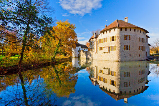 Schloss Hallwyl, Wasserschloss in Aargau, Schweiz