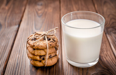 Milk and sweet cookies for snack