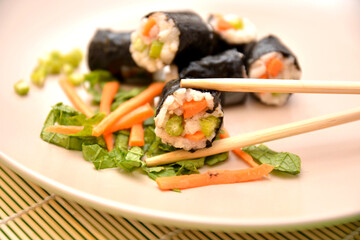sushi rolls piatto giapponese cibo asiatico