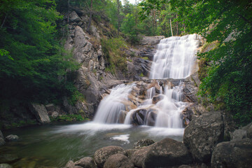 Fototapeta na wymiar View of Popina Luka waterfall near town of Sandanski, Pirin Mountain, Bulgaria