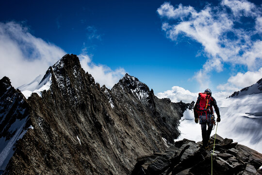 Mountaineer in the swiss alps
