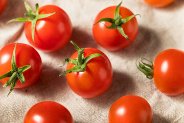 Raw Red Organic Cherry Tomatoes