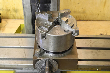 turn table on milling machine