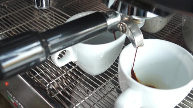 Dos tazas de caf&eacute; 