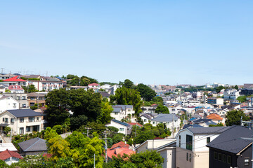 Fototapeta premium 住宅街と青空