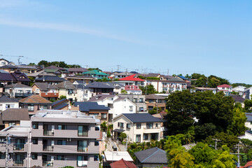 Fototapeta premium 住宅街と青空