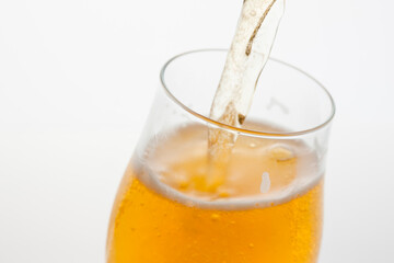 グラスに注がれるビール