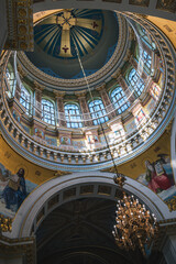 Obraz premium ODESSA, UKRAINE - OCTOBER 10, 2020: Interior of the Transfiguration Cathedral in Odessa, autumn.