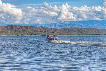 Obraz premium boat on the lake