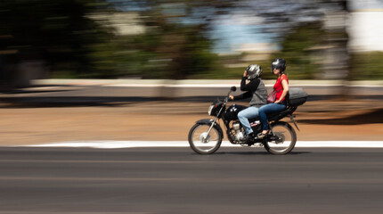Moving motorcycle - Carro em movimento - Moto en mouvement