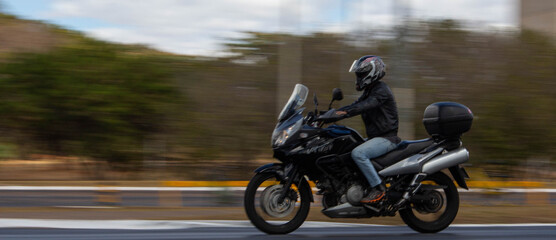 Moving motorcycle - Carro em movimento - Moto en mouvement