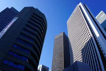 新宿駅前の高層ビル群