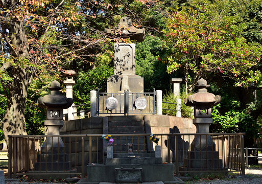 上野の森・彰義隊戦死乃墓碑