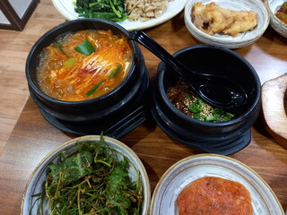 food made by fermenting Korean beans, cheonggukjang and soybean paste