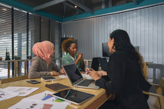 Diverse Businesswomen Teamwork Have Business Meeting And Presentation