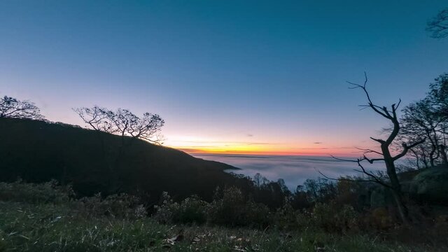 16 sec. 4k Timelapse sunrise from the Blue Ridge Parkway,