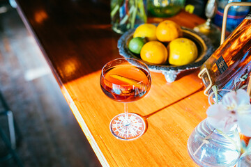 Bebida servida en una copa