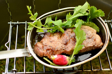 キャンプ料理　ステーキ